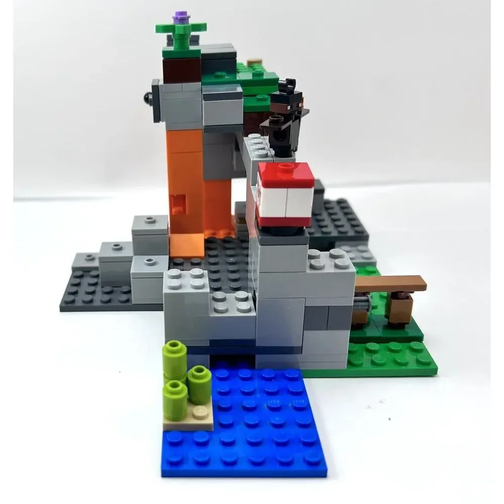 LEGO Minecraft The Zombie Cave 21141 100% Complete Minifigs & Manual Steve Baby - Picture 8 of 14